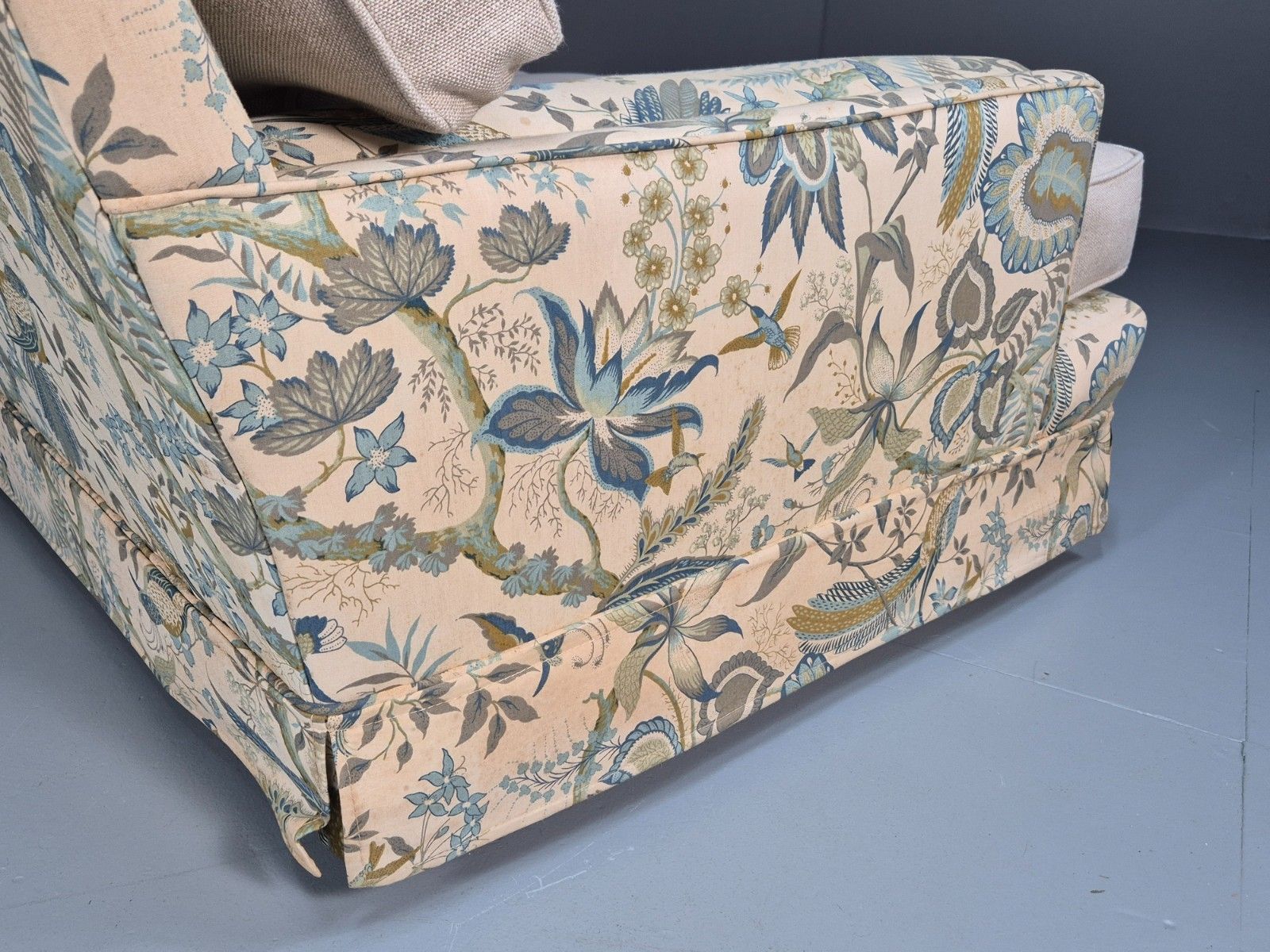 photo vintage Vintage 1960s Two Seater Settee Sanderson Suva Fabric New Cushions  Eb10460 M3ss