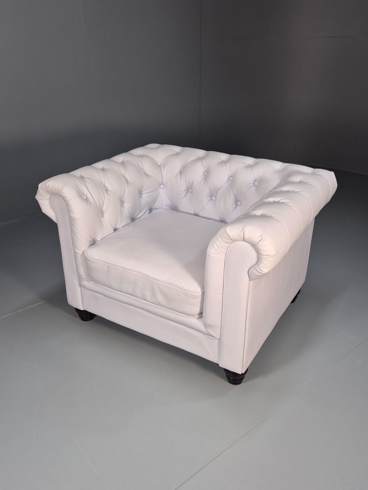 White Vinyl Vegan Leather Chesterfield Armchair Retro Club Chair Eb10455 Vche photo furniture