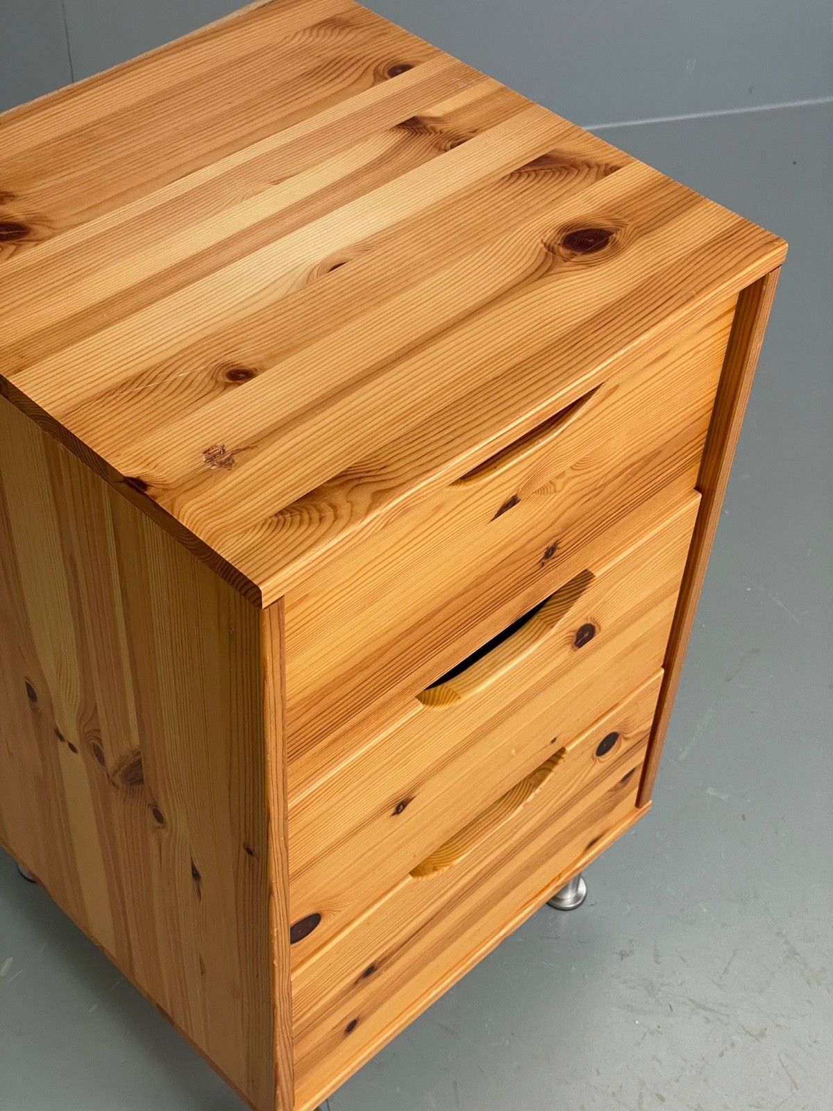 photo vintage Pine Bedside Cabinet Metal Legs Modern Drawers Eb10250 Mwoo