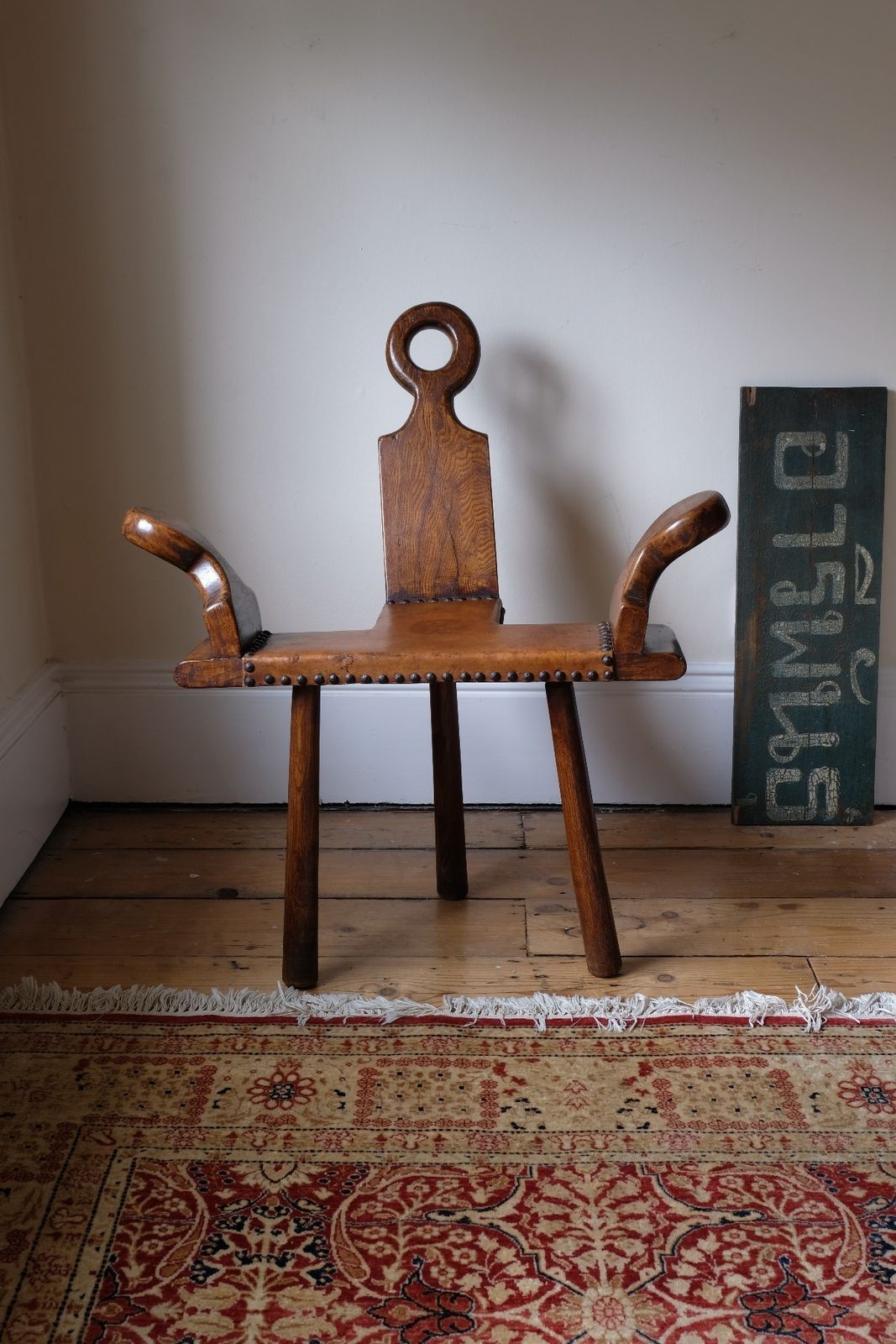 1950s Spanish Brutalist Elm And Leather Chair – Primitive Sculptural Design photo for sale