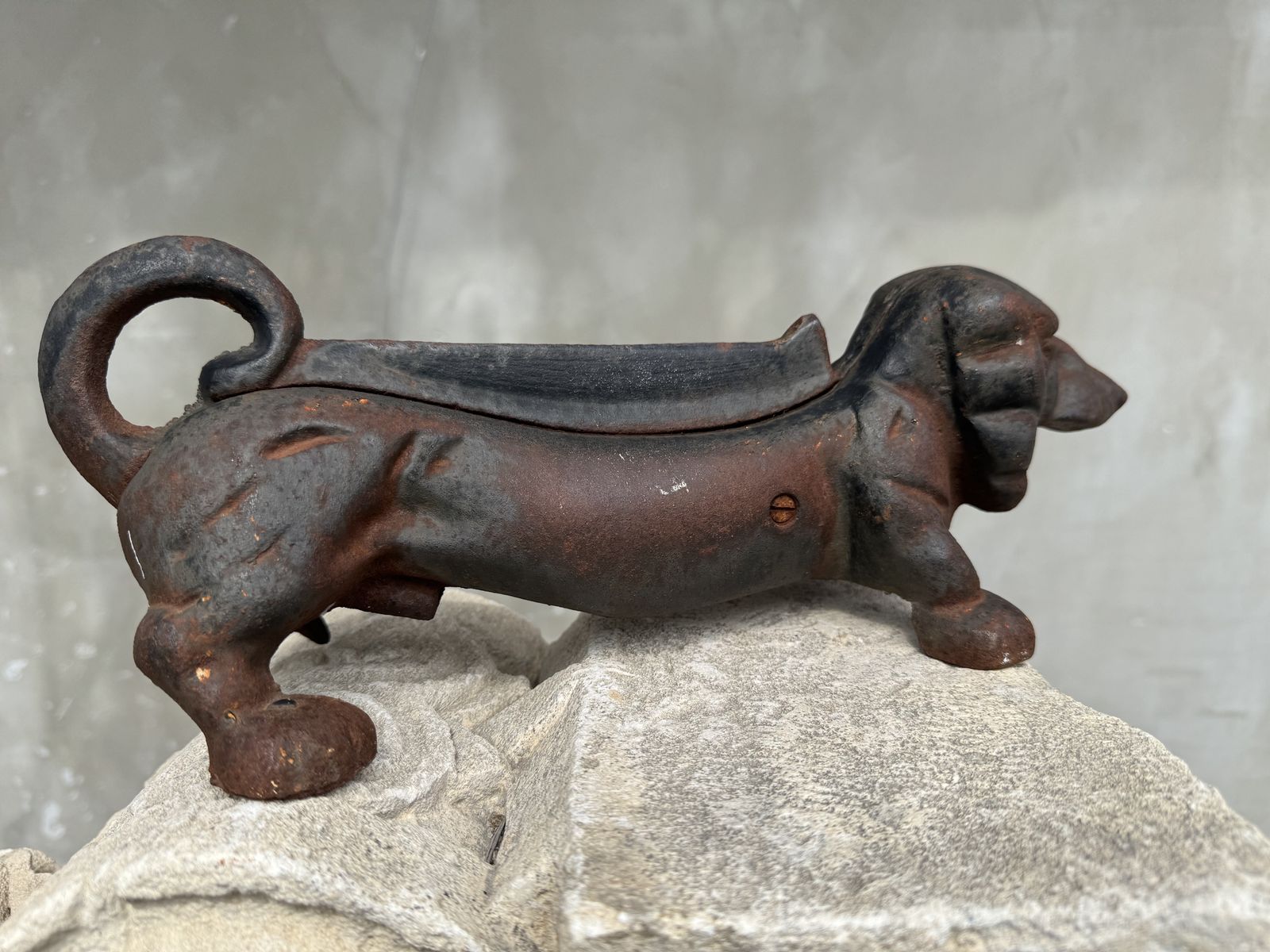 photo vinterior Pair Of Antique Cast Iron Dachshund Boot Scrapers, English Country House Door Stops, C.1900–1920