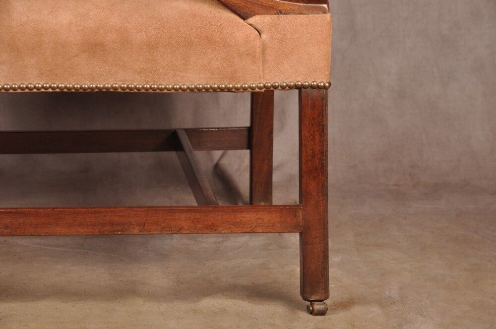 photo furniture Fine 18th Century Mahogany Gainsborough Library Armchair