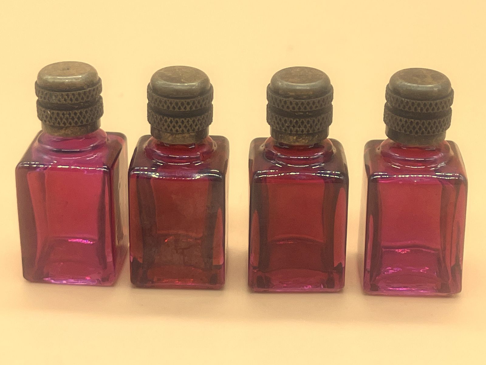 Limoges Porcelain Hand Painted Trinket Box With 4 Internal Glass Perfume Bottles. photo furniture