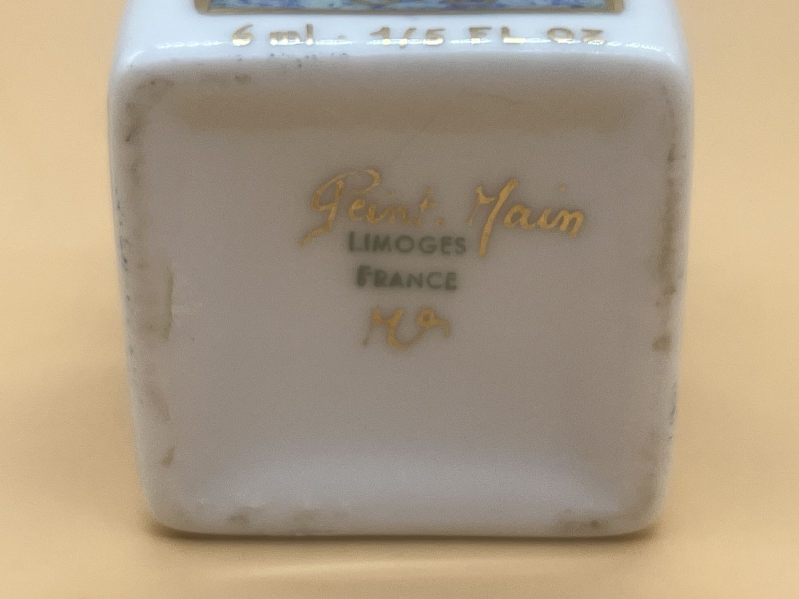 Limoges Porcelain Hand Painted Trinket Box With 4 Internal Glass Perfume Bottles. photo vintage