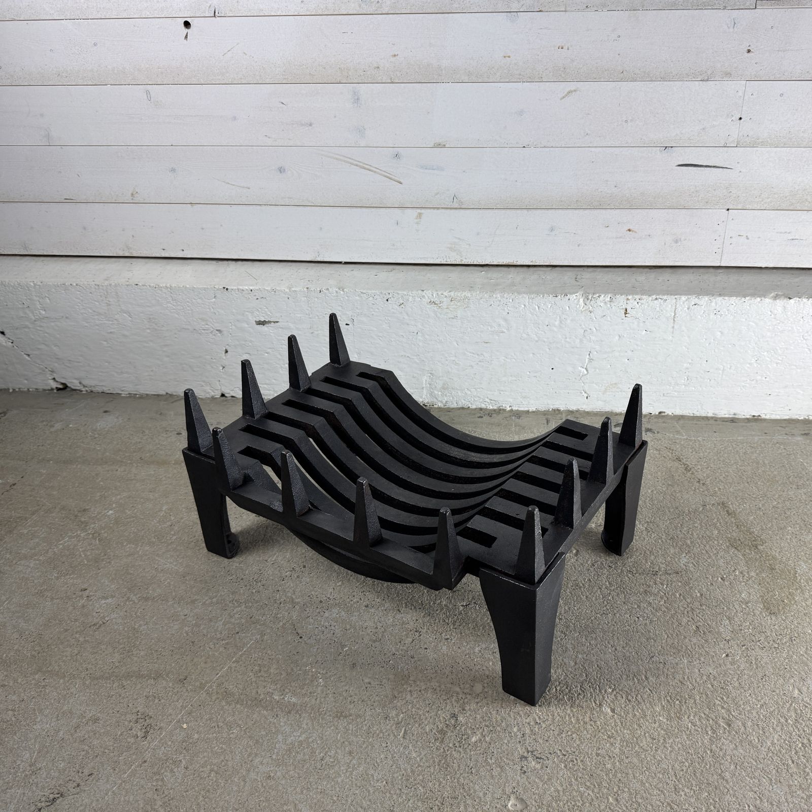 Small Reclaimed Cast Iron Free Standing Saddle Grate Fire Basket photo Home Fixtures