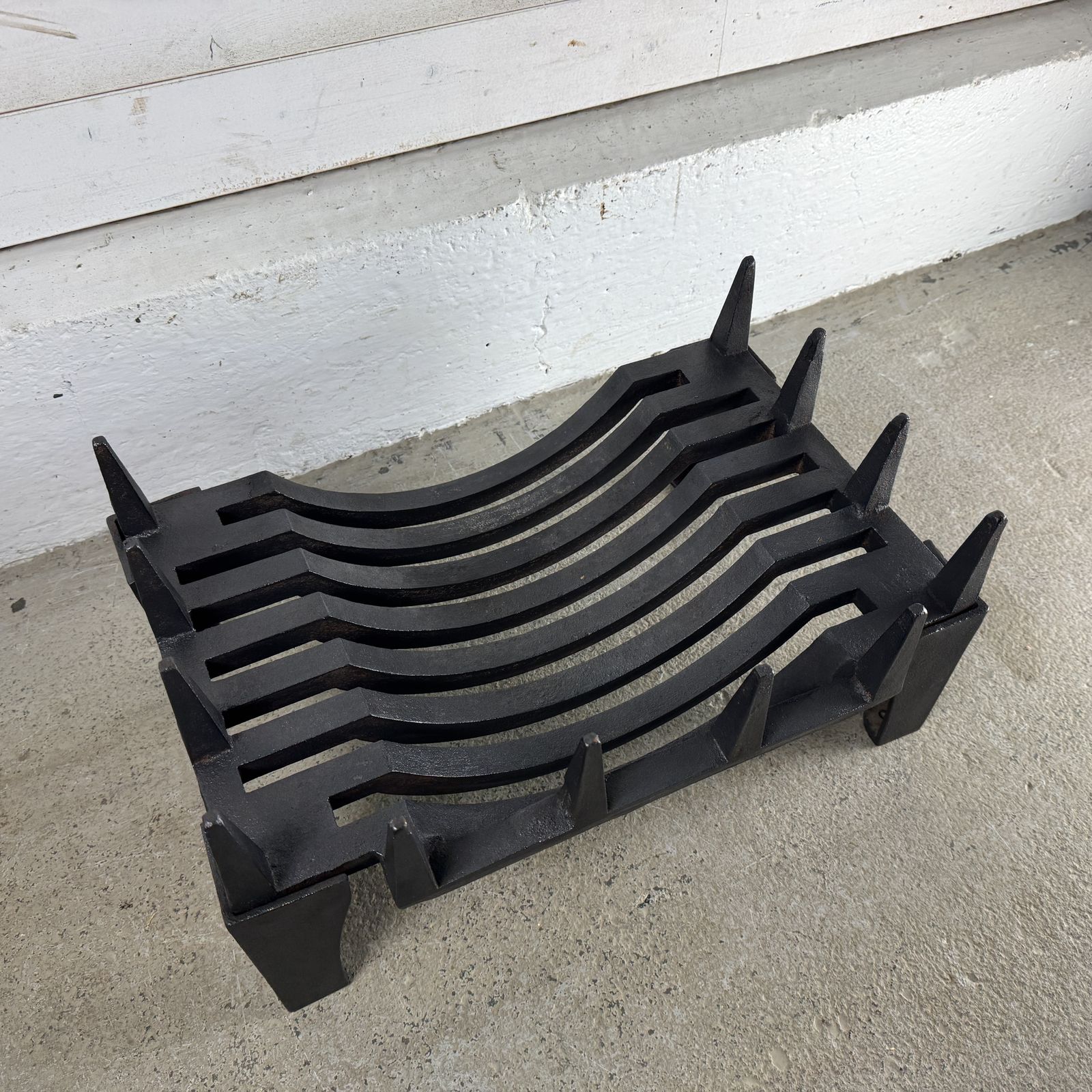 Small Reclaimed Cast Iron Free Standing Saddle Grate Fire Basket photo buy