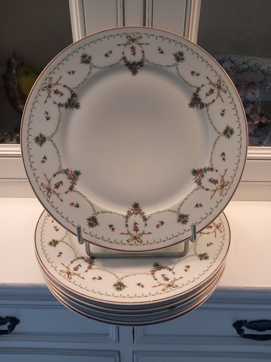 Four Limoges Haviland Porcelain Plates With Garlands Of Flowers And Ribbons