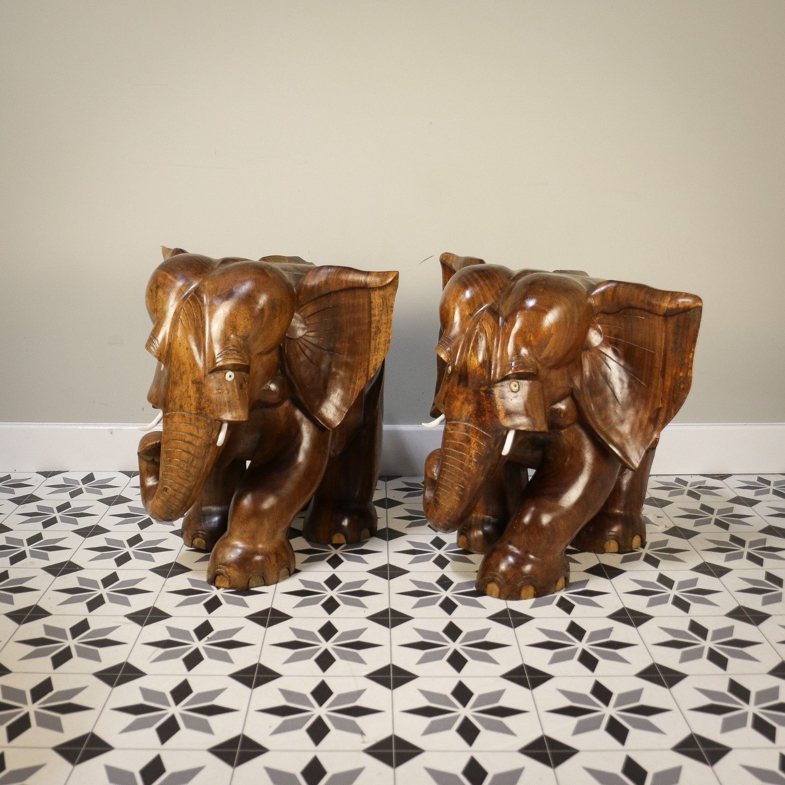 photo vinterior A Pair Of Large Teak Elephants Mid Century 57cm 22.5inches High