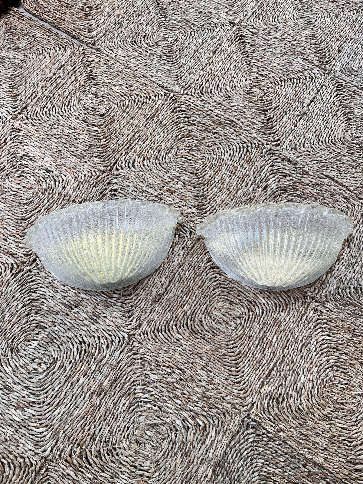 Large Pair Of Murano 'Graniglia' Glass Scalloped Wall Lights photo for sale