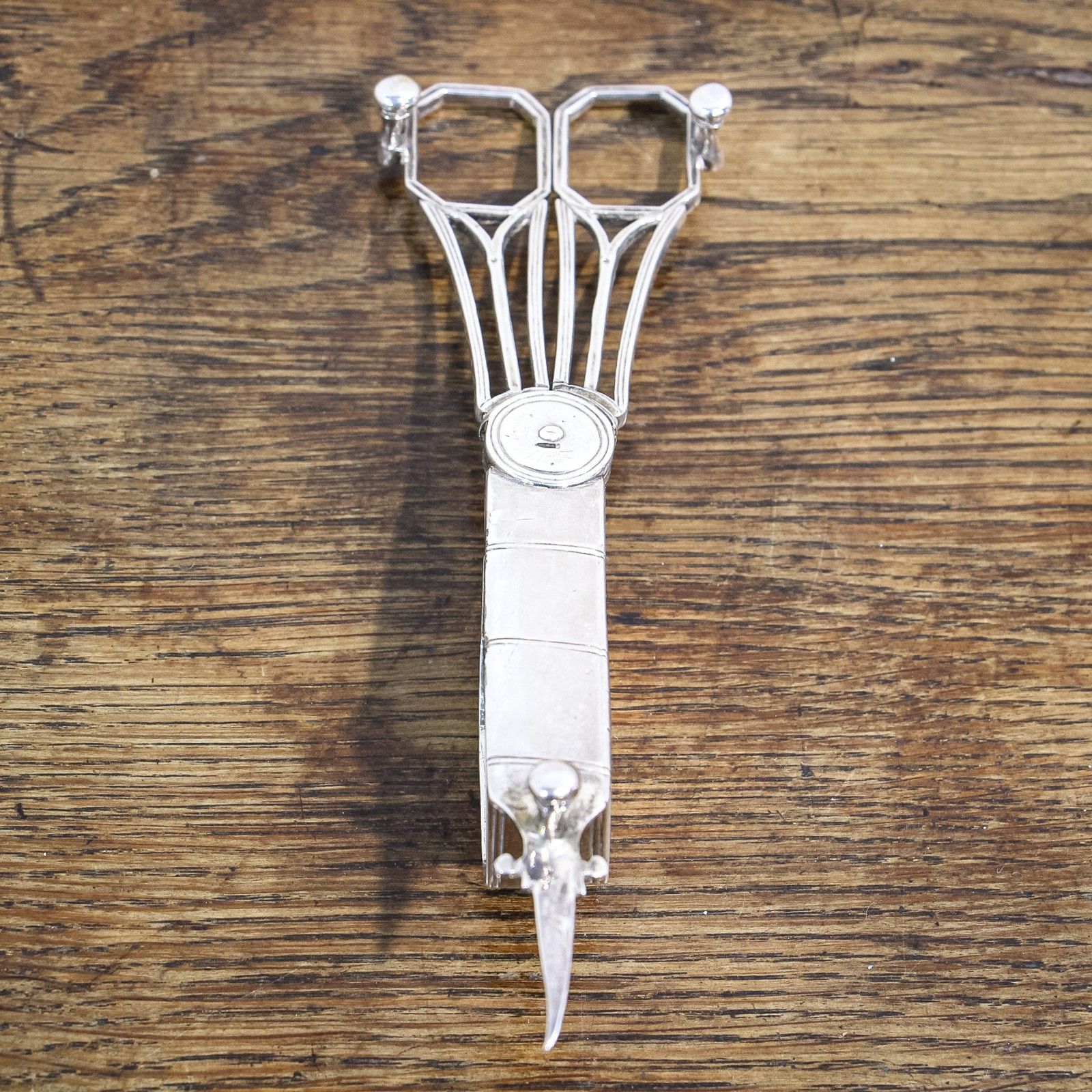 photo furniture Georgian Silver Wick Trimmer