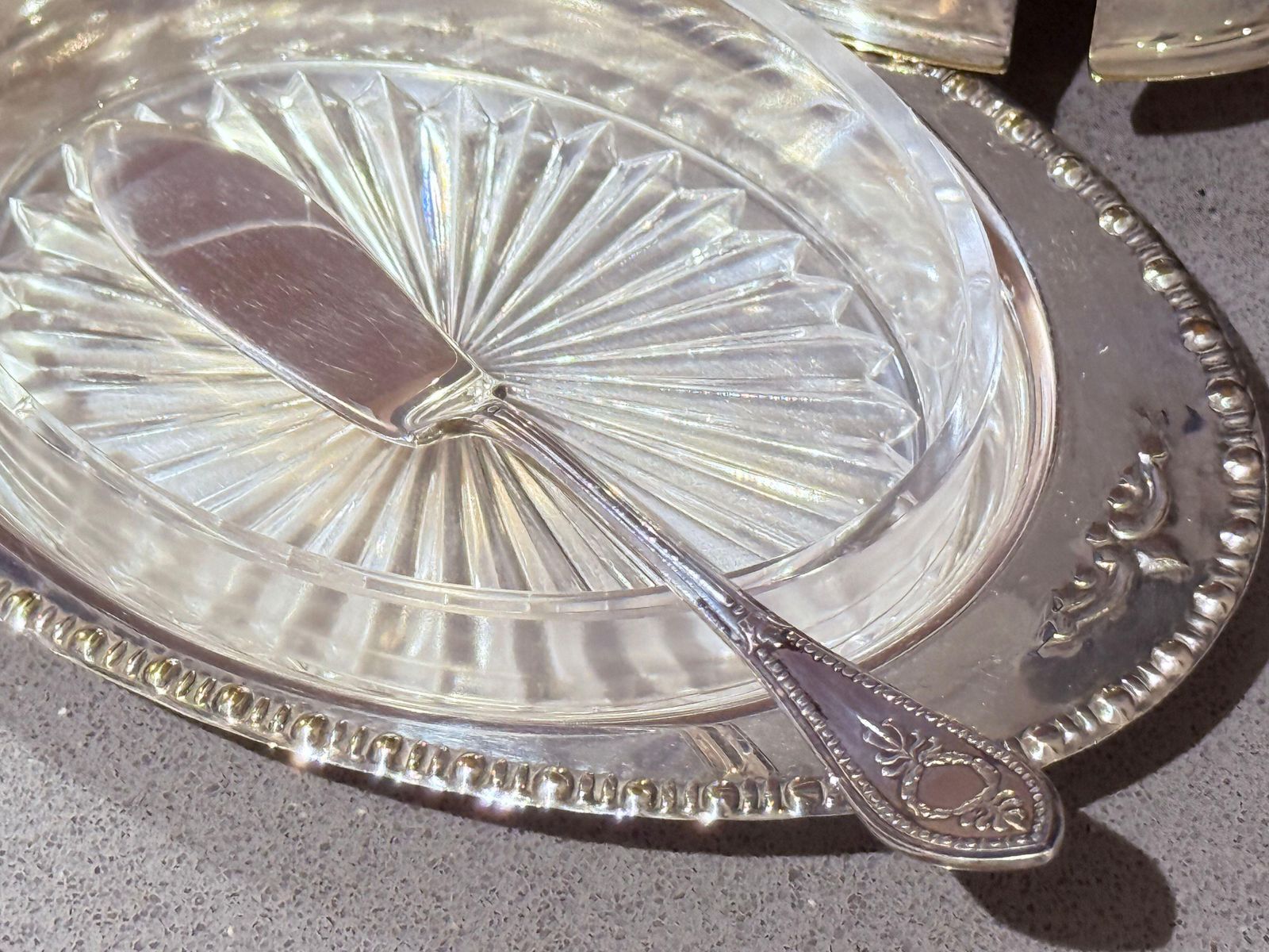 Antique Silver Butter Dish With Crystal Liner & Spoon, Elegant Vintage Tableware photo vinterior