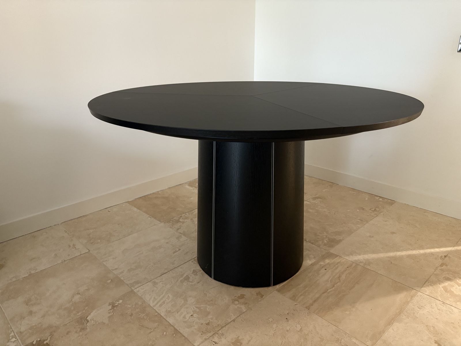 photo furniture Skovby M33 Extendable Dining Table