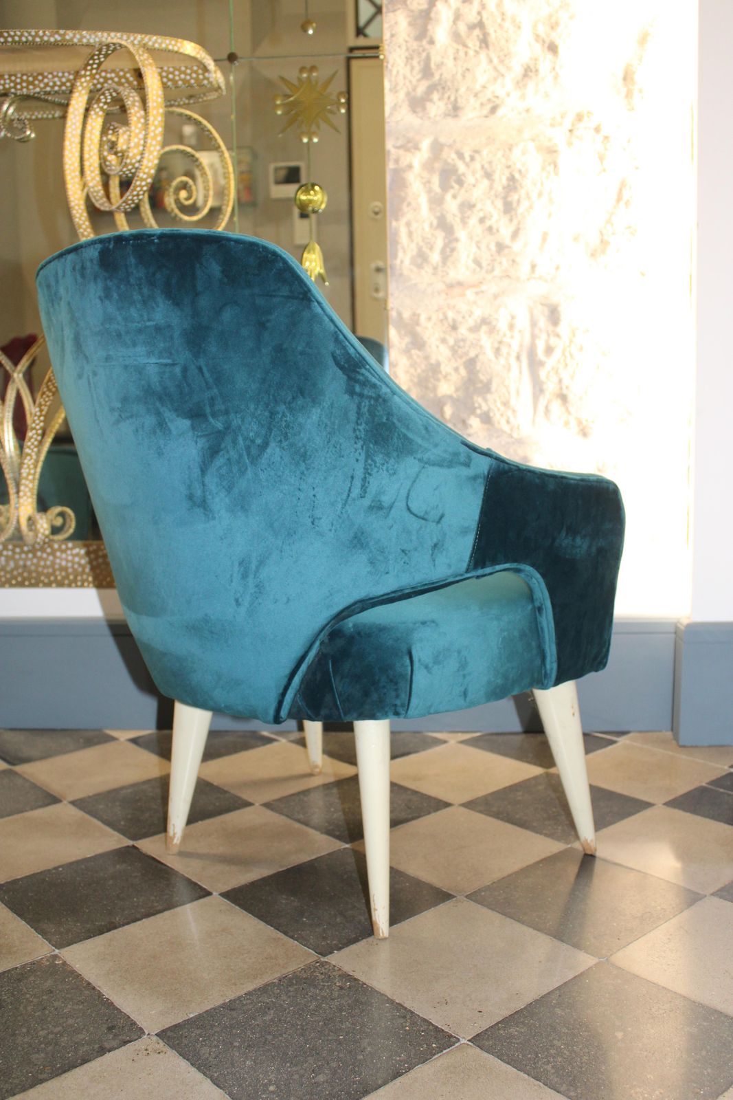 Pair Of Dassi Armchairs, 1950s Italy, Green Velvet, White Lacquered Wooden Feet photo buy