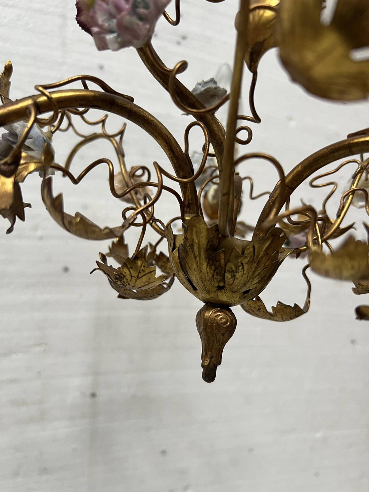 Louis XVI Style Chandelier In Gilded Metal And Porcelain Flowers, 20th Century photo vinterior