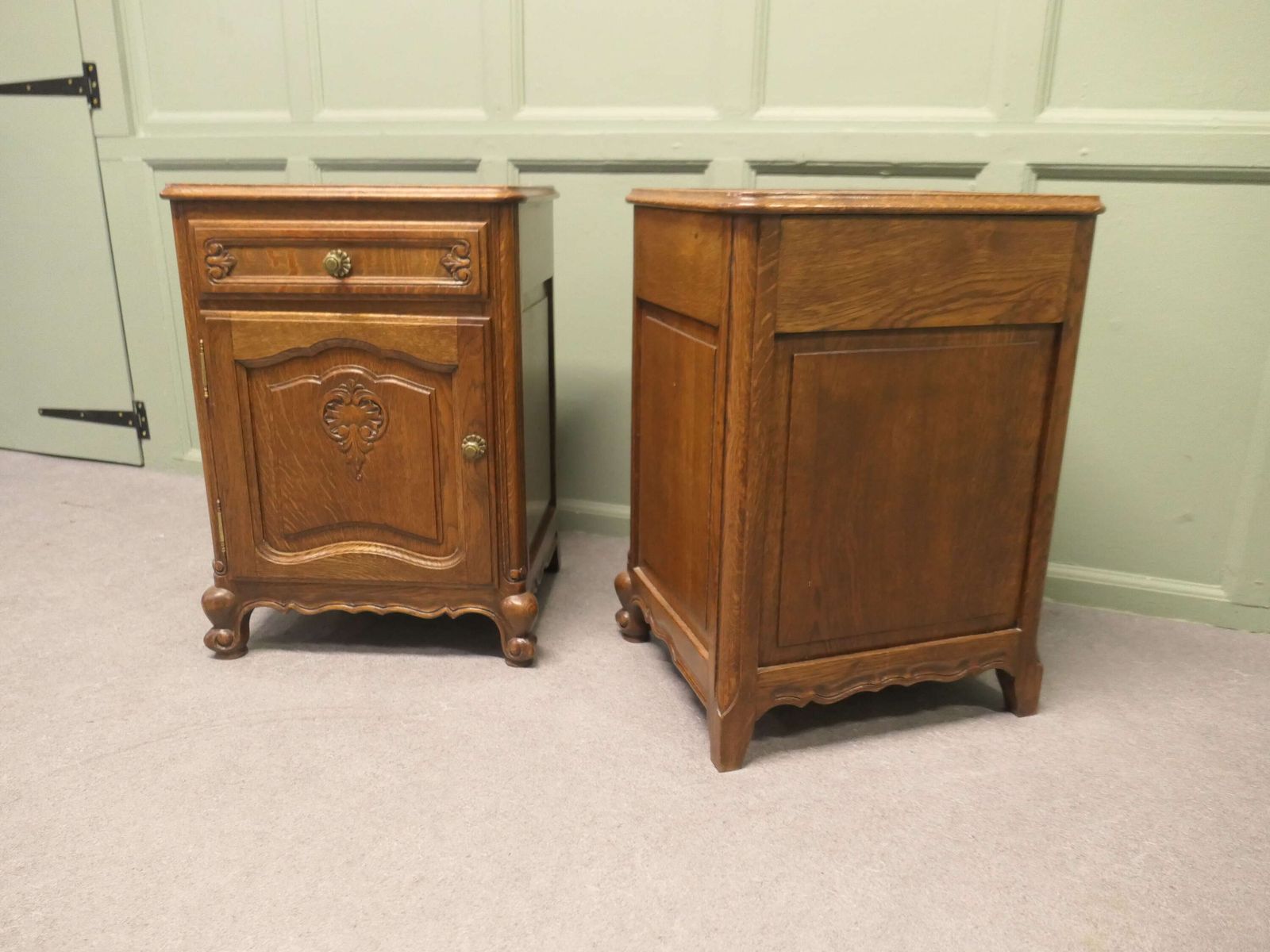 Pair Of French Golden Oak Bedside Cabinets photo vinterior