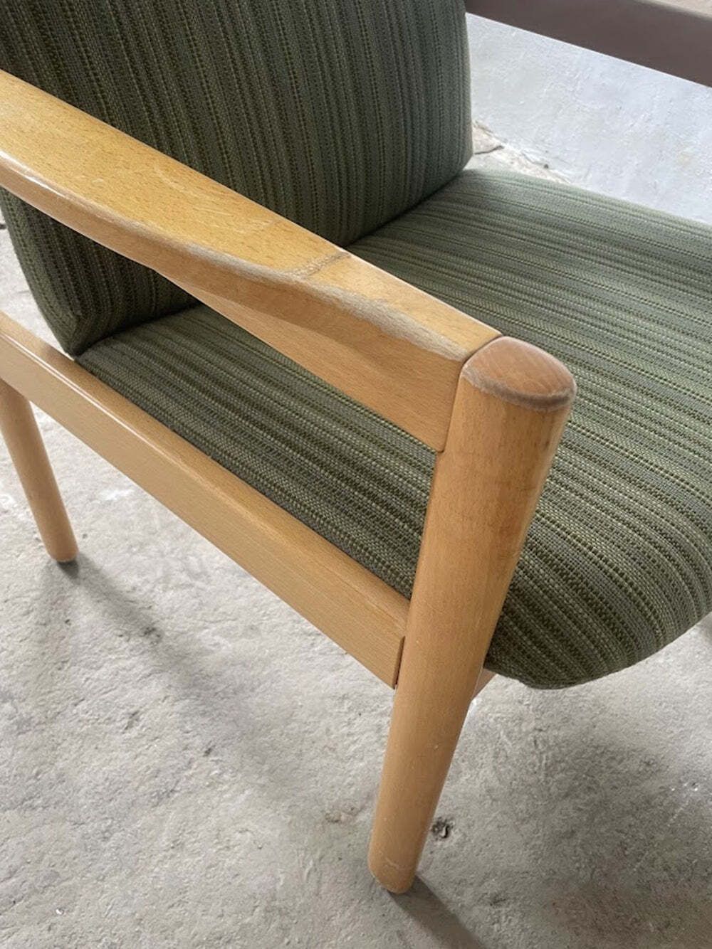 photo vinterior Scandinavische fauteuil met hoge rug