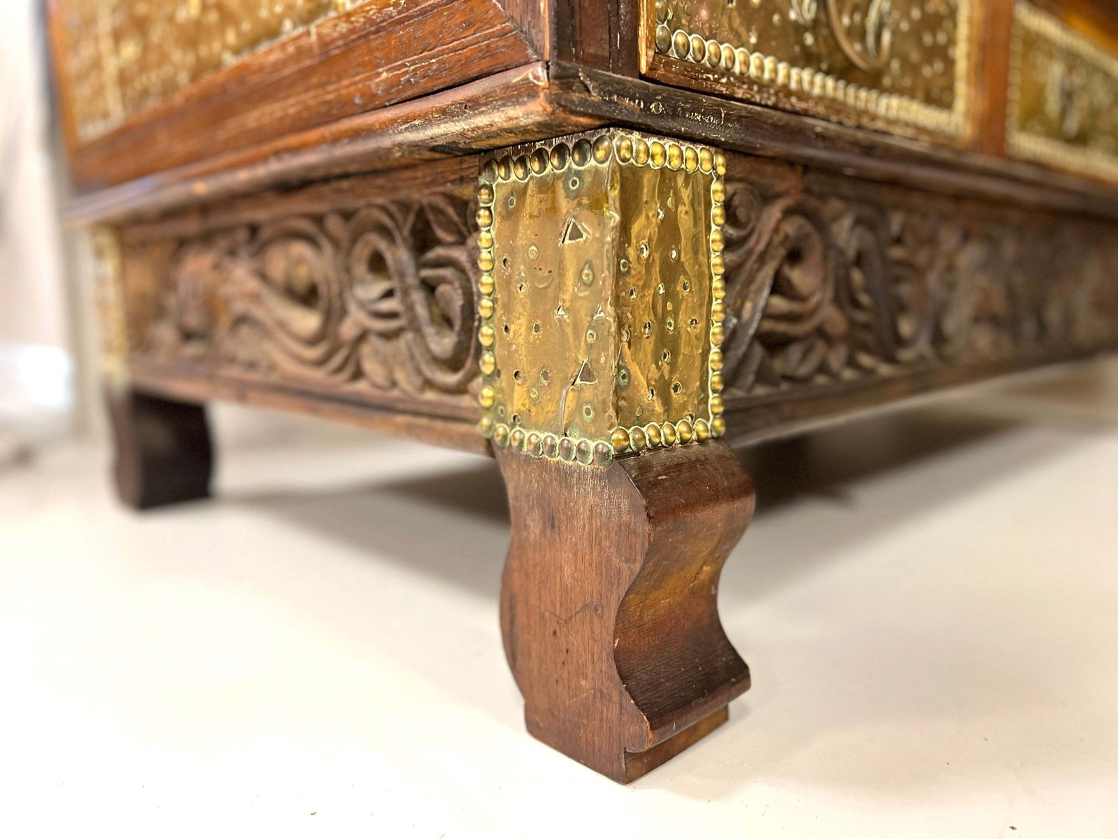 A Large 19th Century Teak And Brass Inlaid Zanzibar Chest On Stand photo vintage