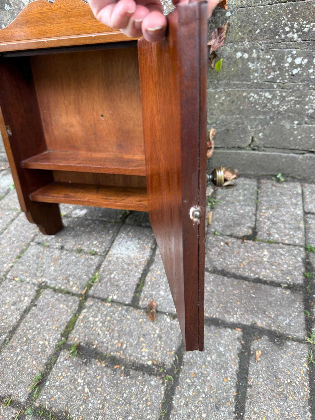 photo vinterior Antique 1910s/20s Art Nouveau Inlaid Wall Cupboard / Bedside Cabinet – Mahogany & Marquetry Design