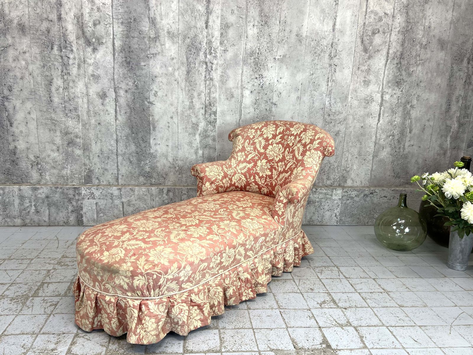 Napoleon III Pink Jacquard Chaise Longue