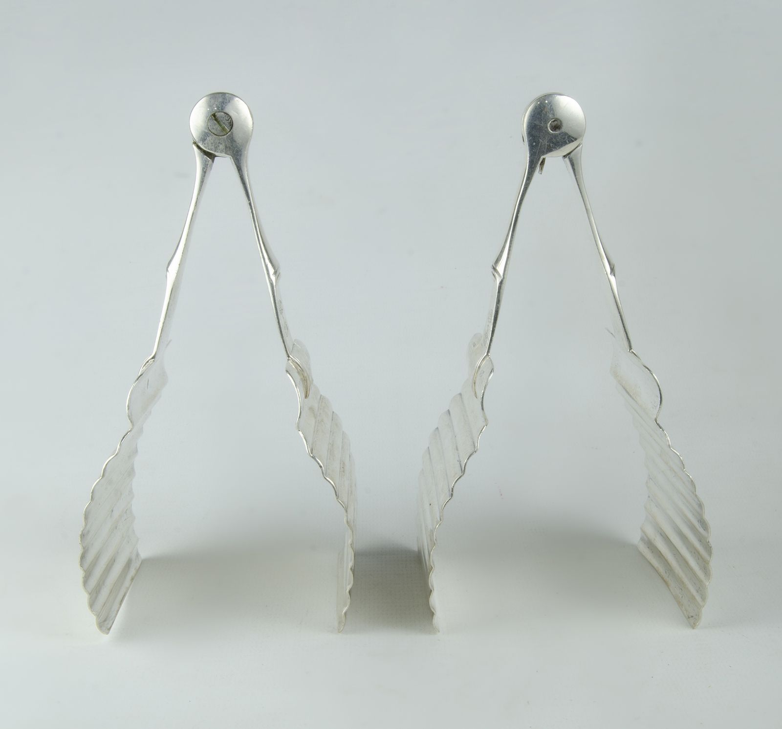 Set Of Early 1920s Art Déco Silver Plated Metal Articulated Asparagus Tongs/Pliers By Christofle, France, Formerly Part Of Argentine Navy Serveware photo 1300.0