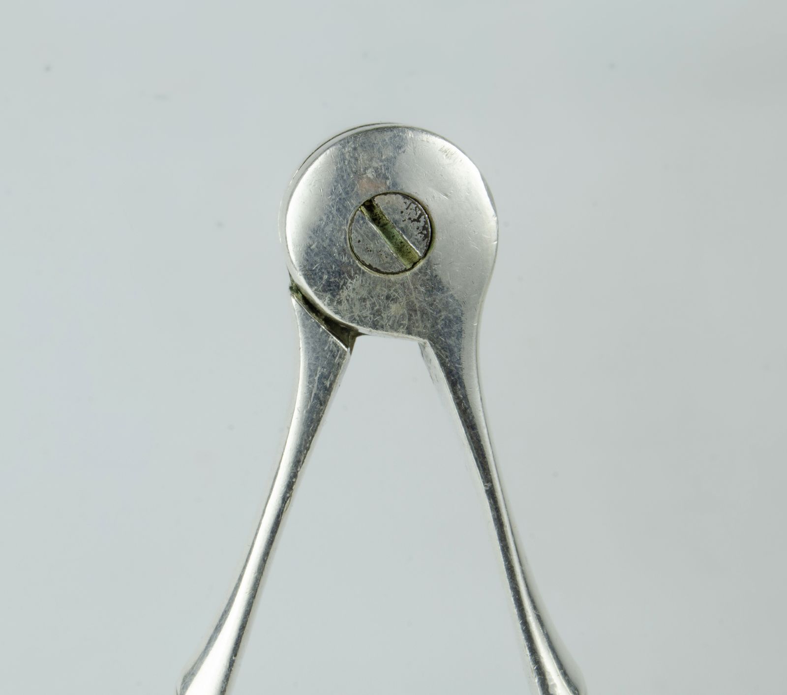 Set Of Early 1920s Art Déco Silver Plated Metal Articulated Asparagus Tongs/Pliers By Christofle, France, Formerly Part Of Argentine Navy Serveware photo vinterior