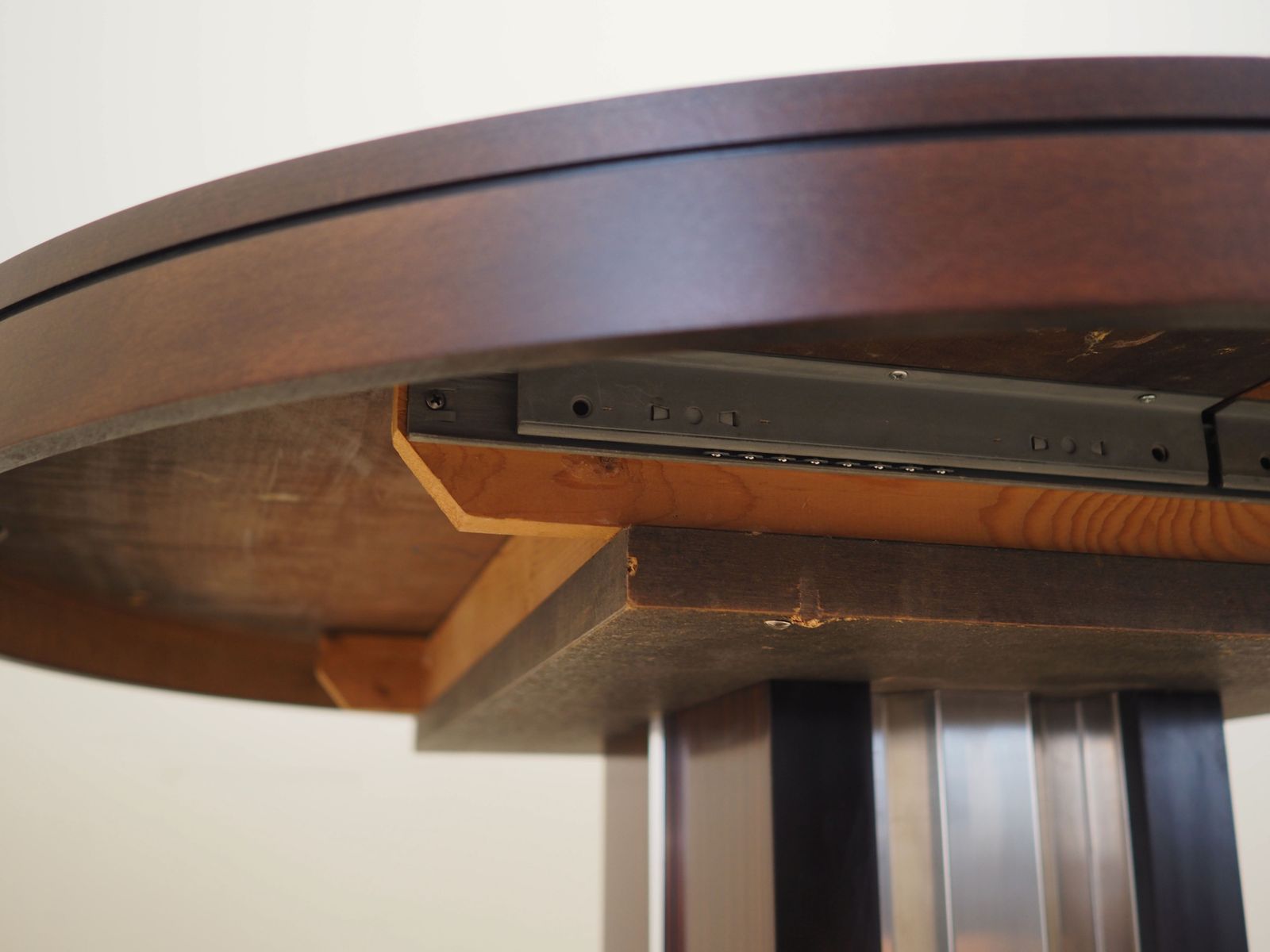 photo buy Round Mahogany Table, Italian Design, 1970s, Production: Italy