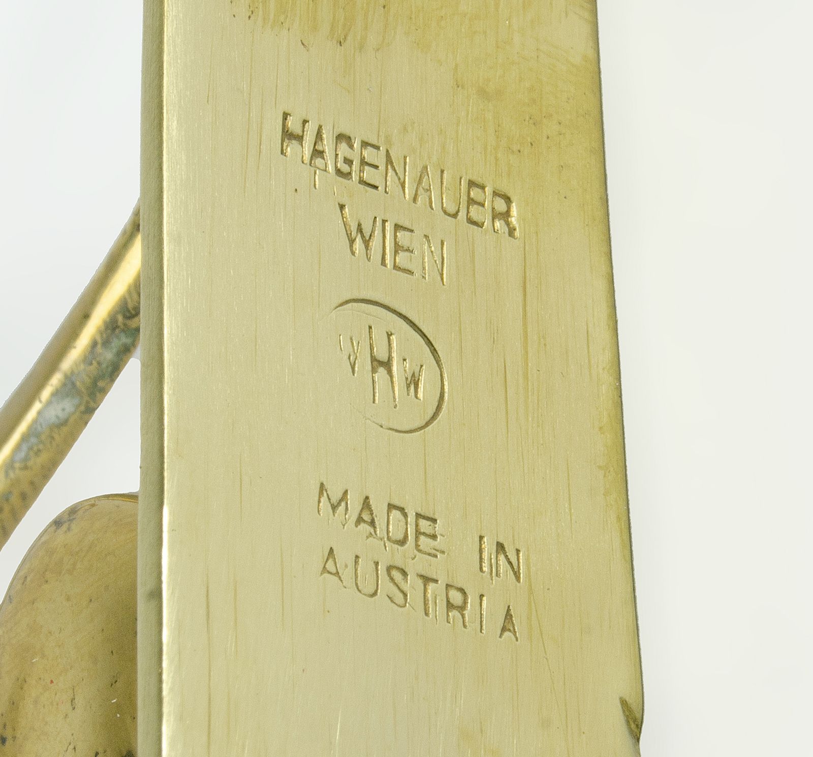 Early 20th Century Art Dëco Polished Brass Seated Greyhound Dog Figurine By Karl Hagenauer For Werkstätte Hagenauer Wien (Whw), Austria photo vinterior