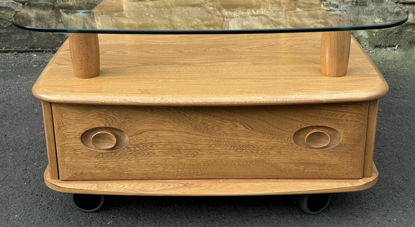 photo vinterior Ercol Light Elm Windsor Glass Top Coffee Table   Pandoras Box