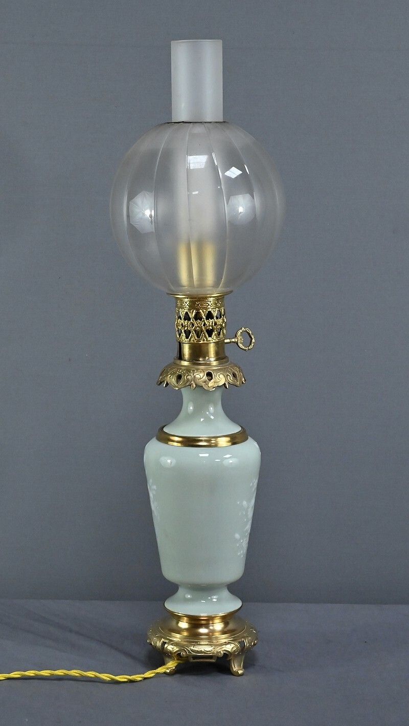 photo vintage Electrified Celadon Oil Lamp, Napoleon III Period – Part 2 Of The 19th Century