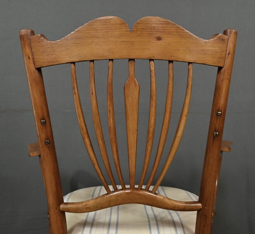 photo vinterior Curved Beech Armchair, Maison Fischel, Art Nouveau – Early 20th Century