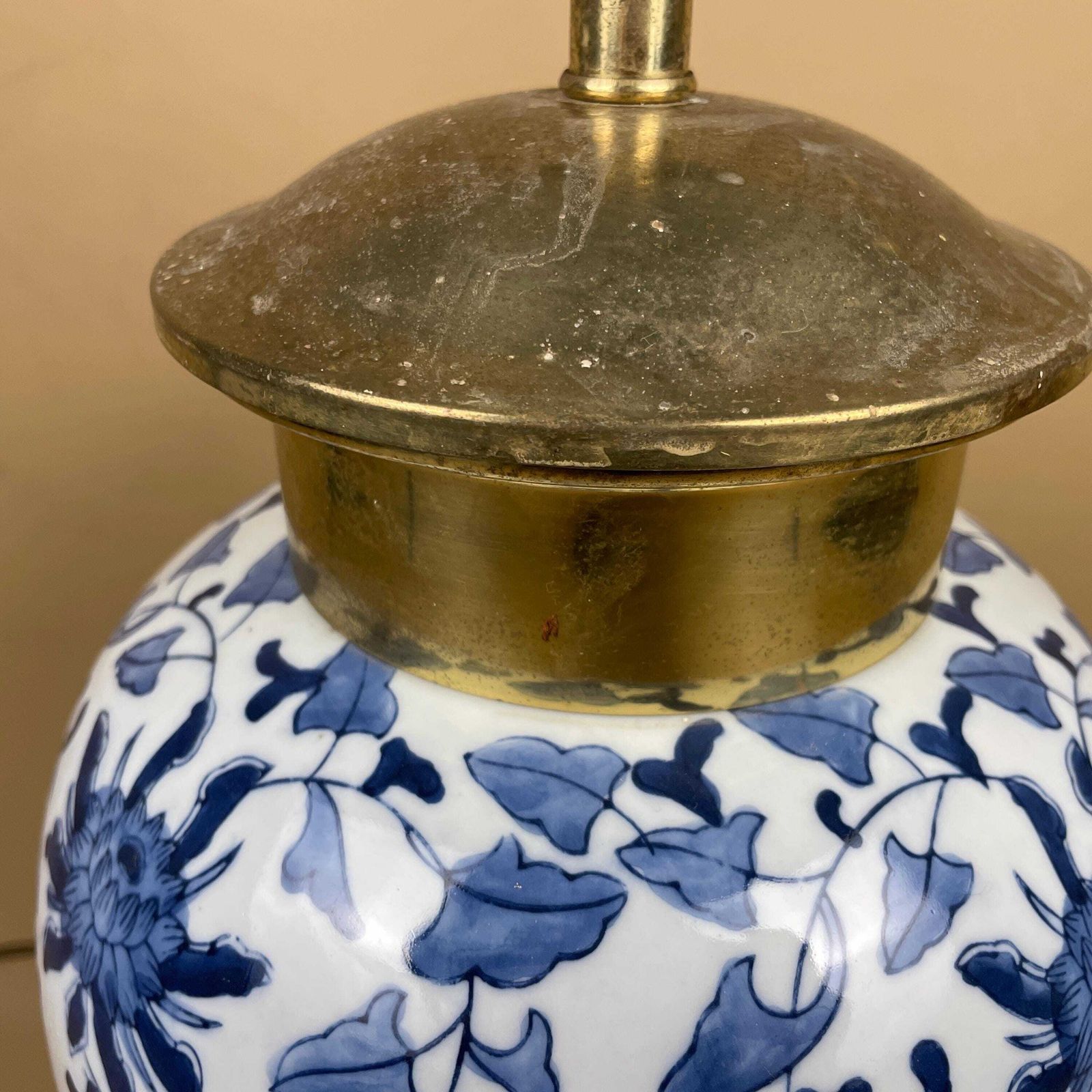 Oriental Ceramic Lamp Blue White Ginger Jar Hand Painted Floral Brass Mount Fittings Vintage Porcelain Table Lamp Classic Chinoiserie Decor photo buy