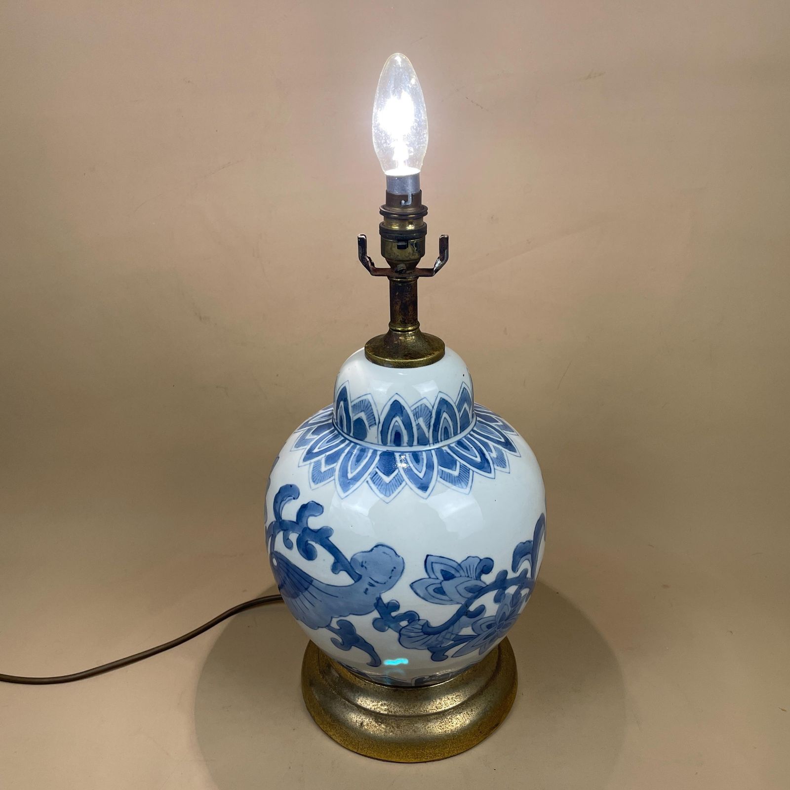 151.0 Oriental Ceramic Lamp Blue White Lotus Floral Hand Painted Gold Base Vintage Porcelain Table Lamp Classic Chinoiserie Decor Brass Fittings photo