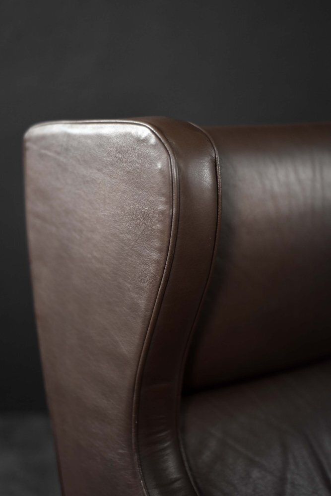 photo vinterior Mid Century Danish Modern Brown Leather Wing Chair, 1960s