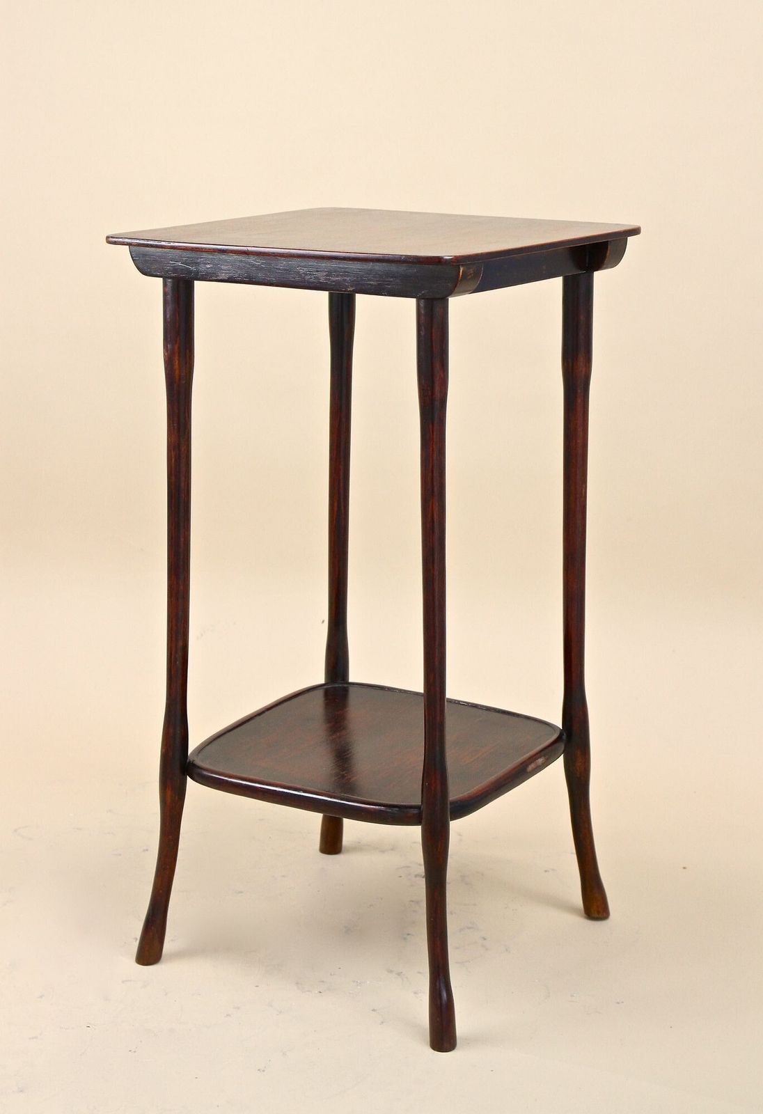 photo vinterior 20th Century Art Nouveau Bentwood Side Table No. 960 By J & J Kohn, At Ca. 1910