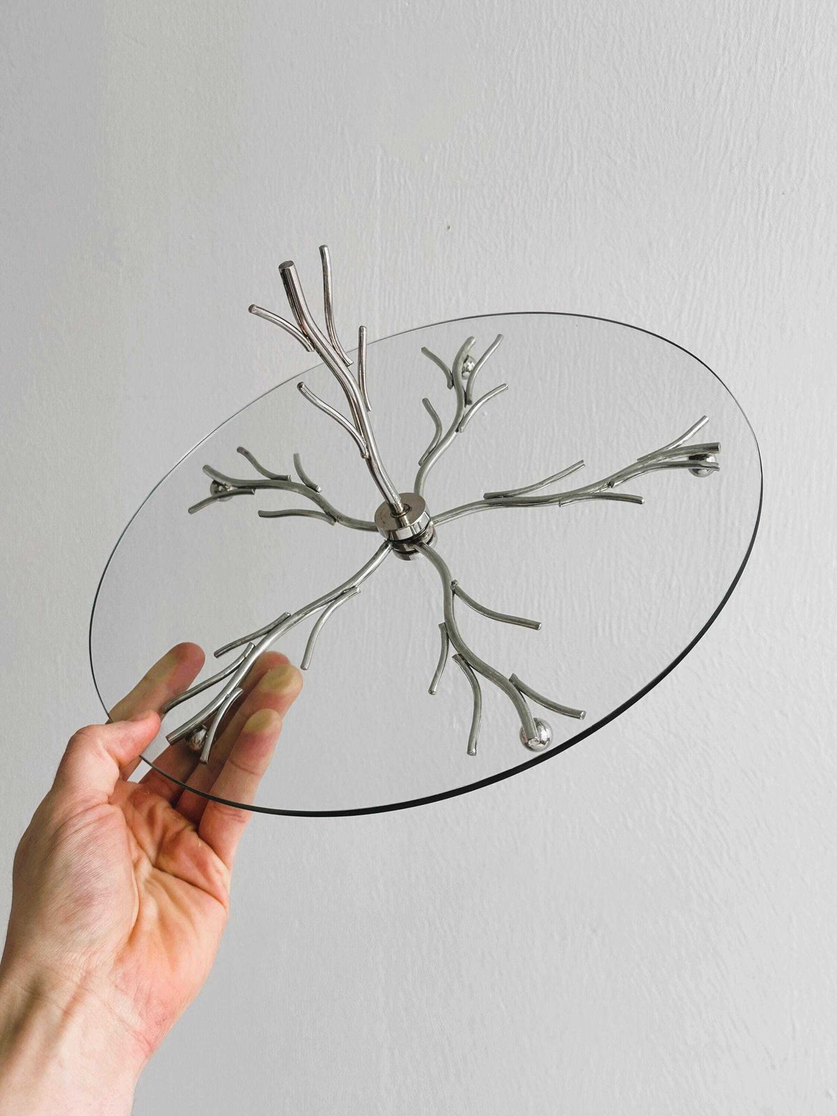 Plateau à fromages en métal argenté et verre, décor de branches en métal, accessoire de table d'époque, serviteur élégant, décoration de table photo 87.0