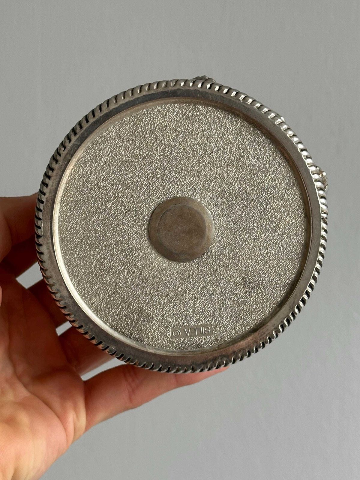 Antique Silver Metal Bottle Holder, Chic Decor With Sculpted Knot, Refined Tableware, Elegant Vintage Object, Stylish Gift photo 87.0