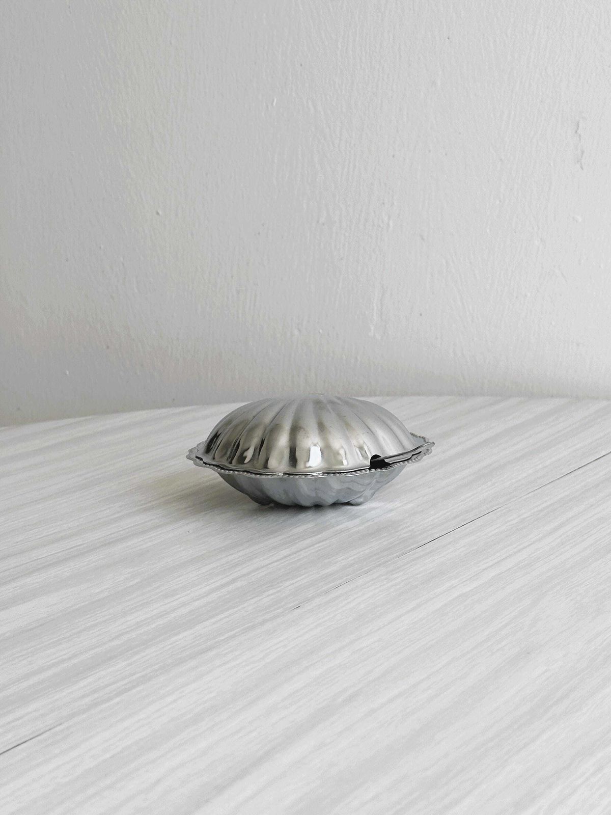 Stainless Steel Butter Dish In The Shape Of A Shell, Elegant Vintage Butter Dish With Small Spoon, Refined Object For A Chic Table, Tableware
