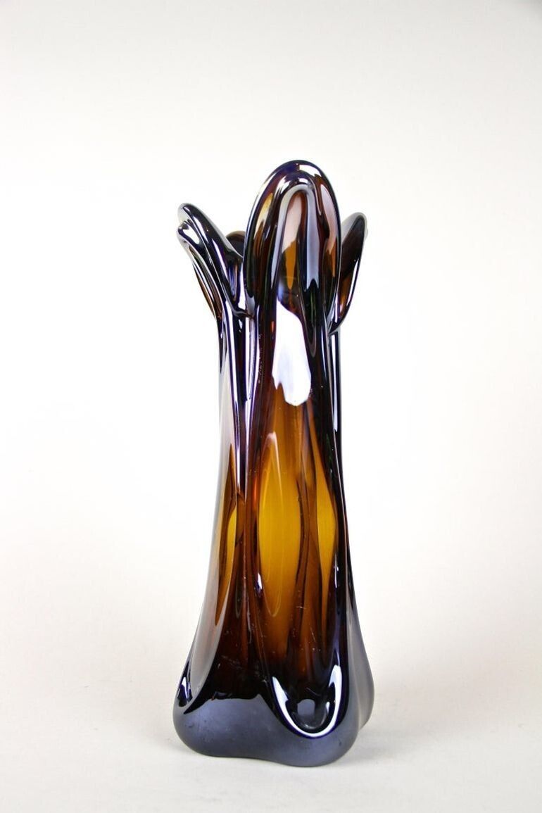 20th Century Murano Glass Vase With Iridiscent Chrome Effect, It Circa 1970 photo vinterior