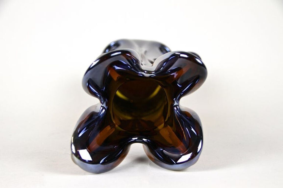 500.0 20th Century Murano Glass Vase With Iridiscent Chrome Effect, It Circa 1970 photo
