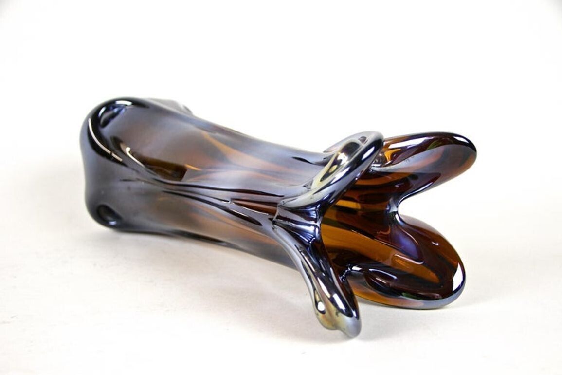 photo vinterior 20th Century Murano Glass Vase With Iridiscent Chrome Effect, It Circa 1970