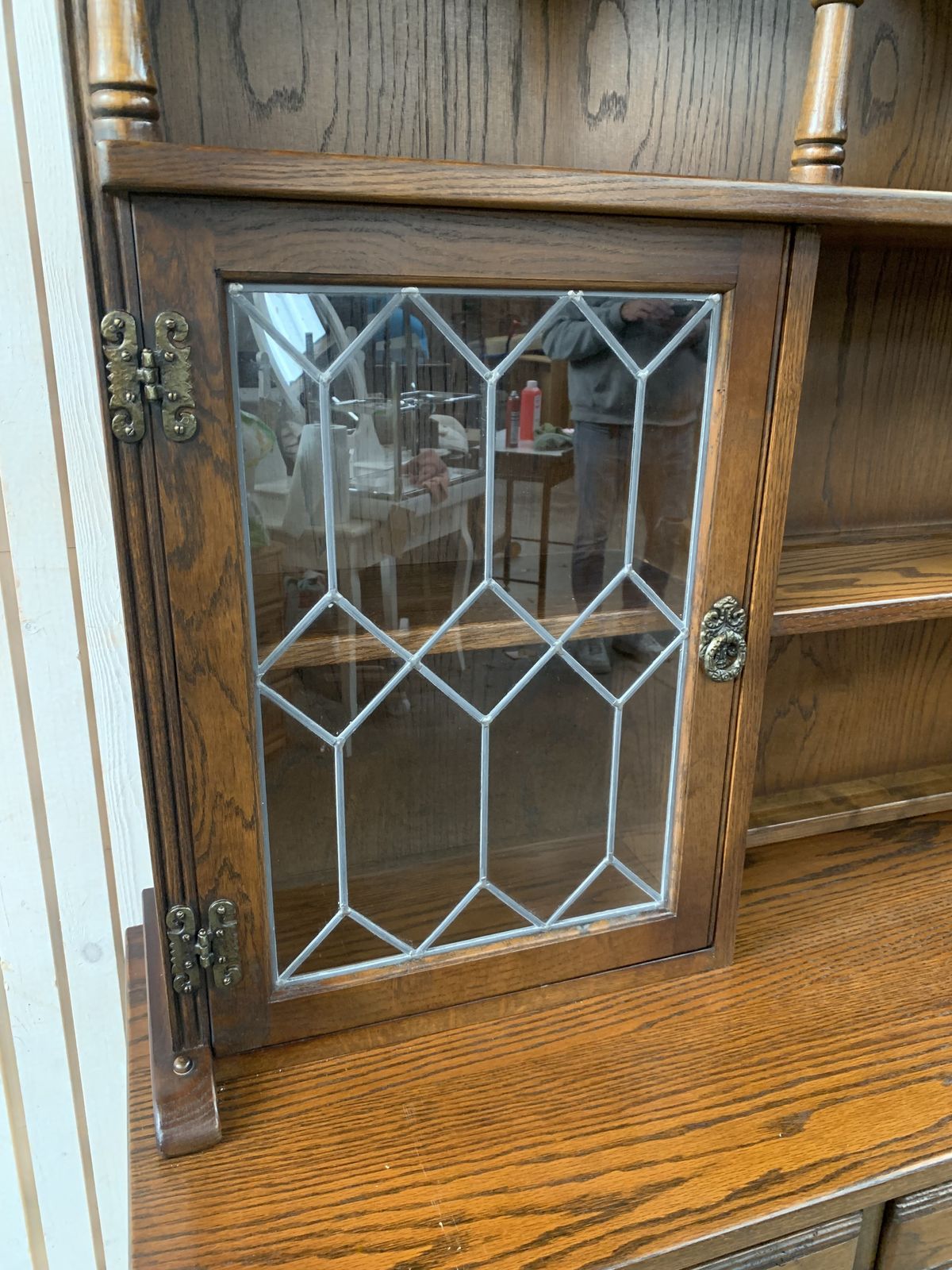 photo vinterior Old Charm Sovereign Dresser Sideboard With A Light Oak Finish.