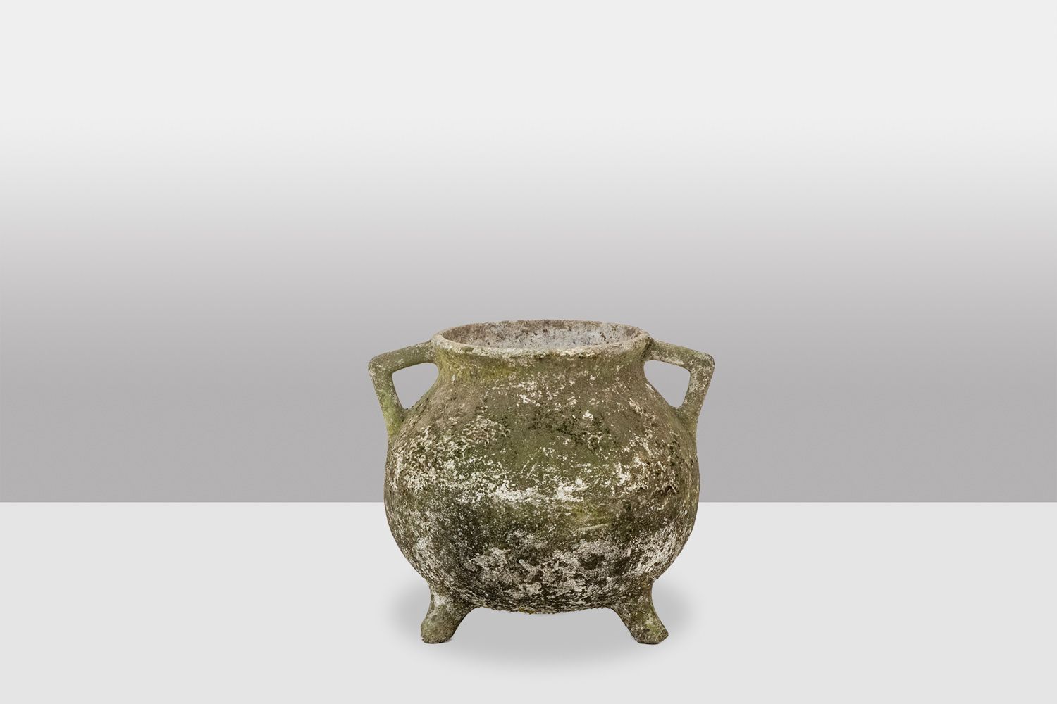 photo vinterior Willy Guhl  Pair Of “Pot” Planters In Fiber Cement. 1950s