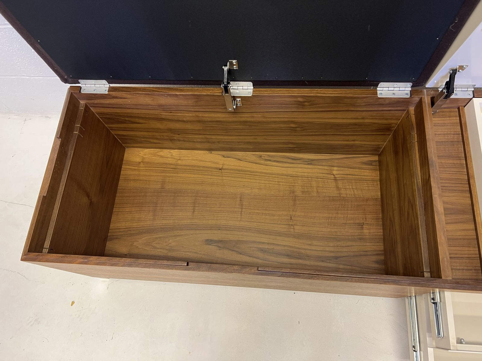 Herman Miller Cognita Storage Chest photo vinterior