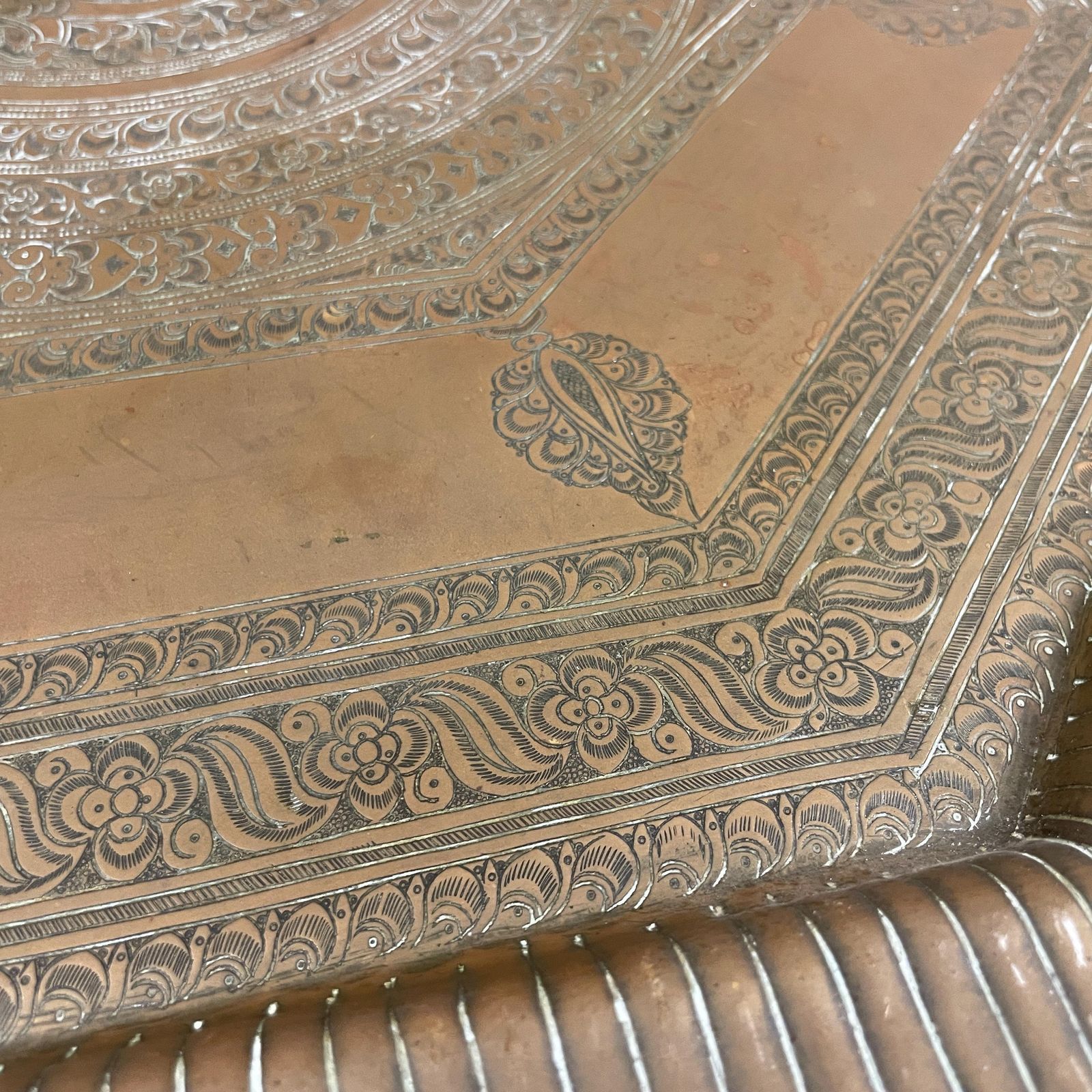 Art Antique Metal Gold Indian Patterned Brass Tray 60.5x60.5cm Plate Handmade Etched Intricate Decorative Pattern Wall Art Octagon Vintage India photo