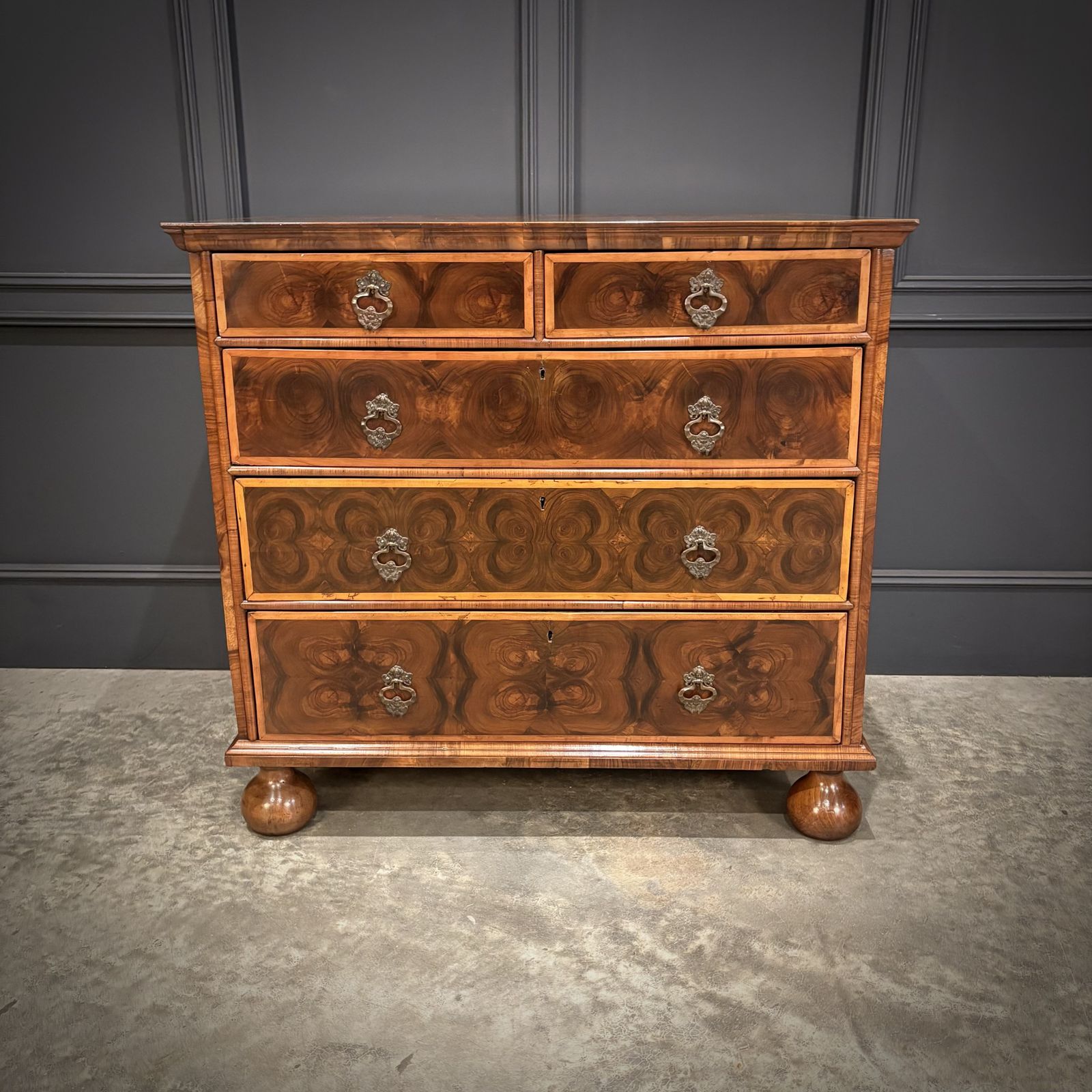 William & Mary Walnut Oyster Chest photo 9945.0