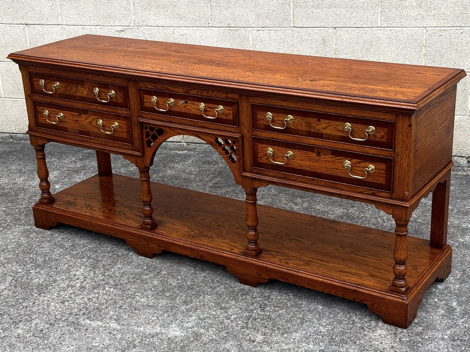 A Titchmarsh And Goodwin Style Solid Oak Sideboard Dresser Base Hall Lamp Table photo for sale