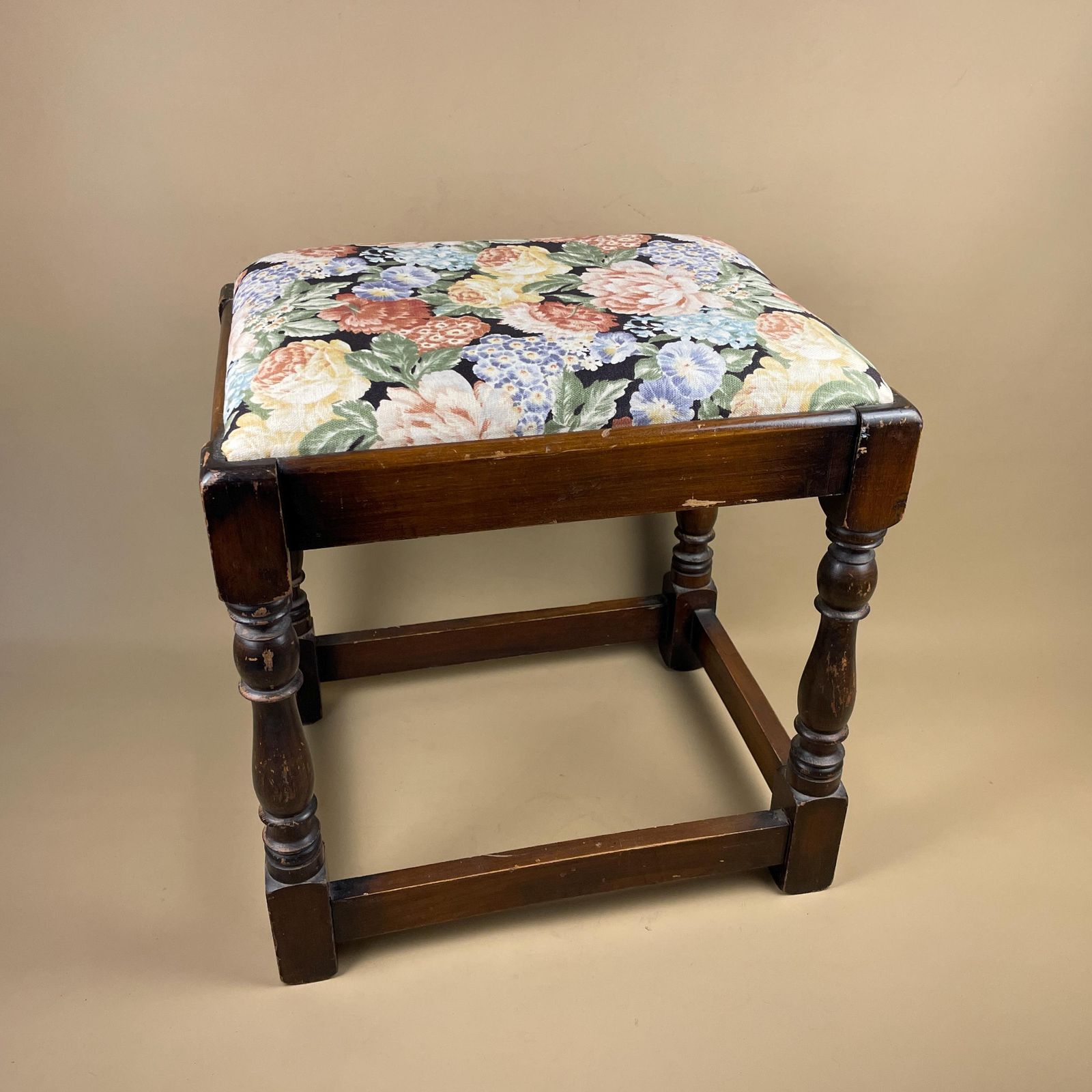 Vintage Tapestry Footstool Floral Printed Pattern Upholstery Wooden Frame Cottage Style Country Home Decorative Farmhouse Accent Furniture