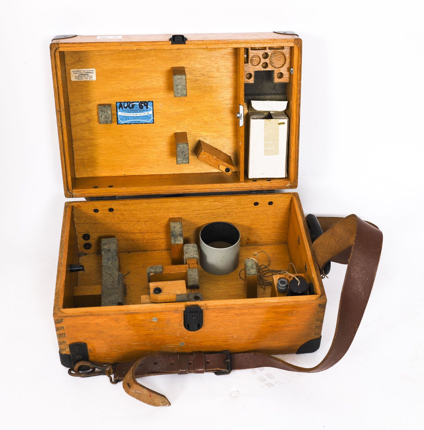 photo vintage Vintage Carl Zeiss 'Theo 010' Theodolite & Tripod & Case  Mid 20th C