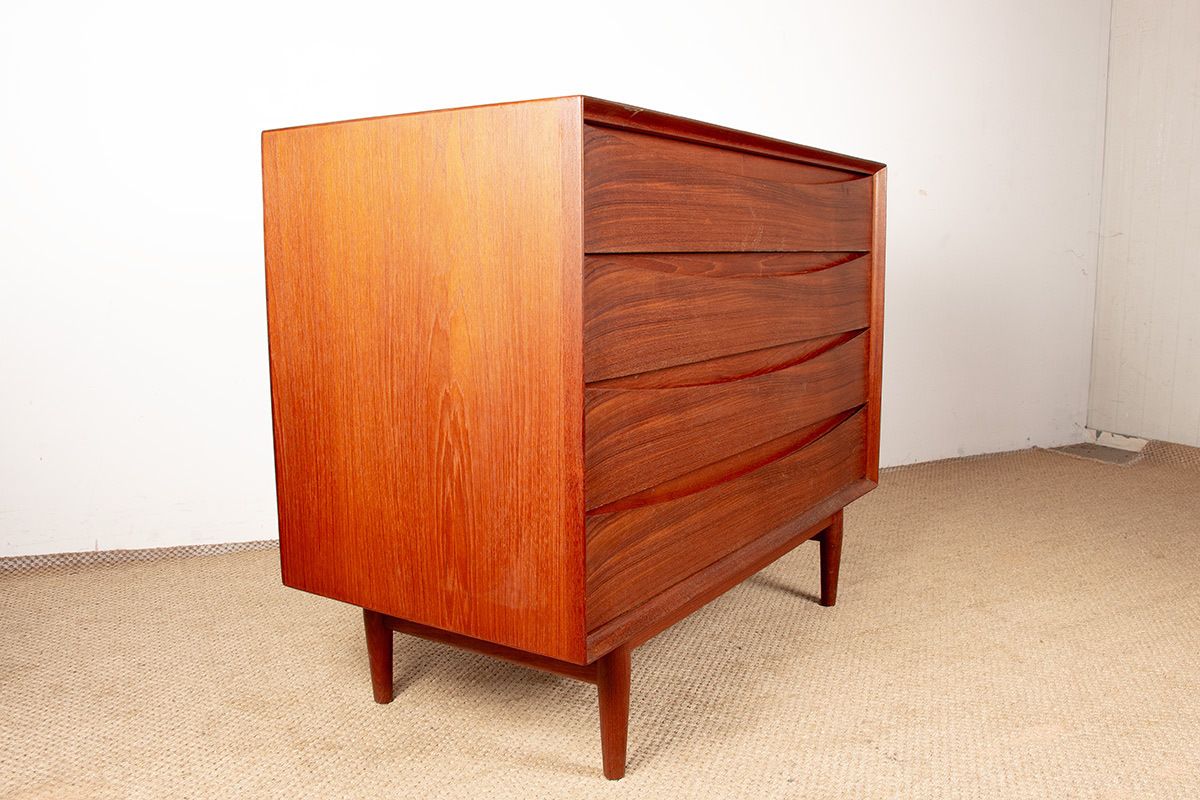 Danish Teak Chest Of Drawers, 4 Drawers By Arne Vodder For Sibast 1960. photo for sale