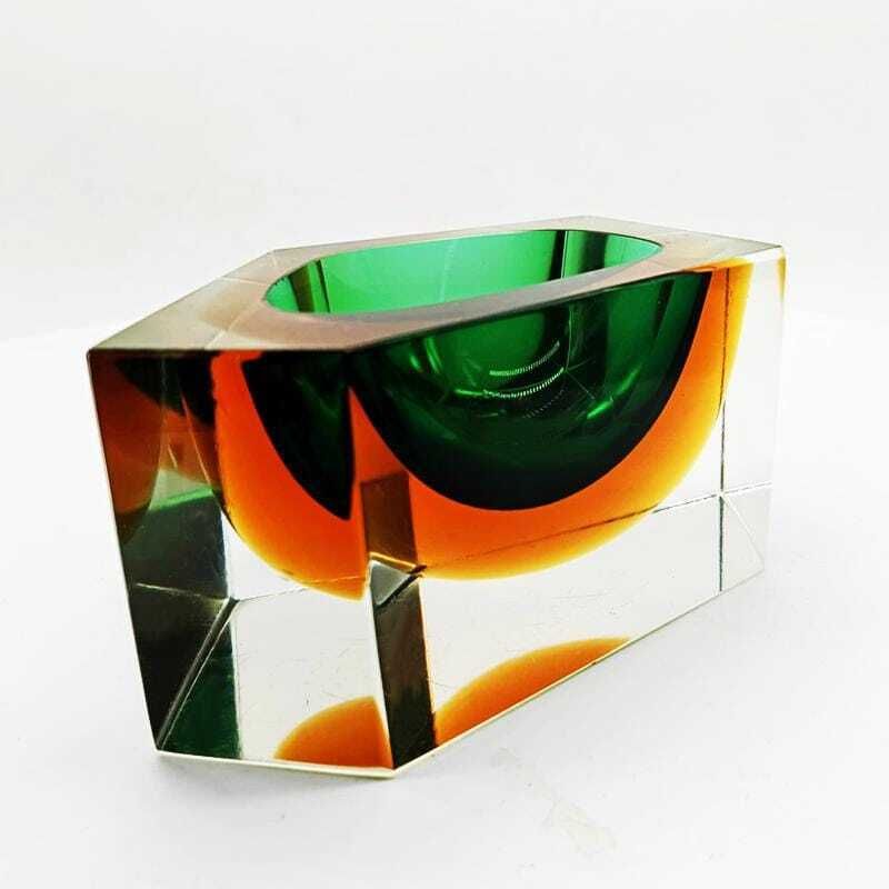 1960s Rare Multifaceted Asymmetrical Ashtray Or Catch All In Murano Glass By Flavio Poli For Seguso. Made In Italy. photo 304.0